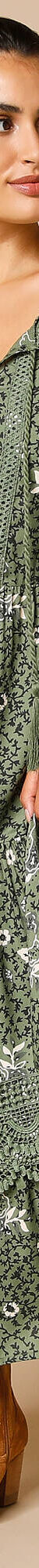 Robe longue imprimée, manches 3/4, détails macramé (kaki) Robe longue imprimée, manches 3/4, détails macramé (kaki)